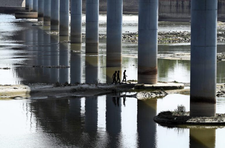 Death Toll Nears 100 As Heatwave Scorches India's Northeastern States