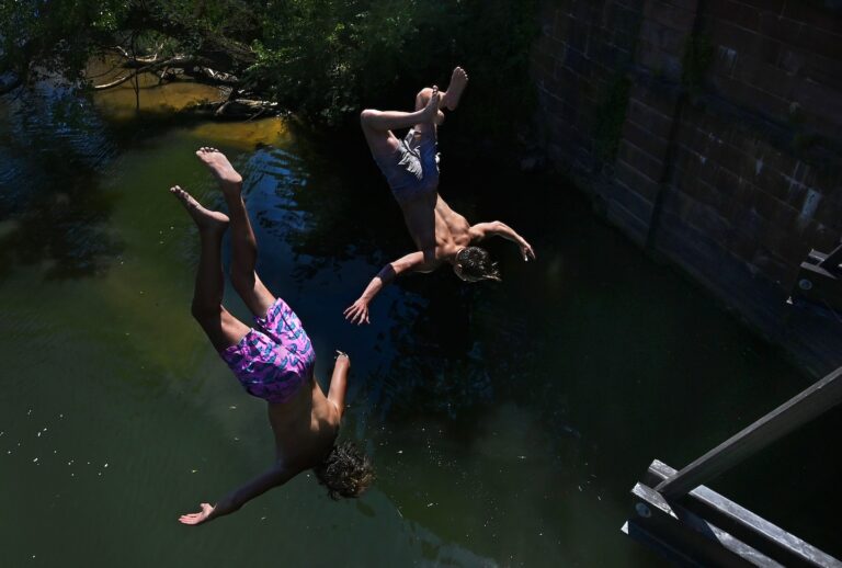 Heat Wave Scorches Northeast, New York, Boston As Temperatures Soar