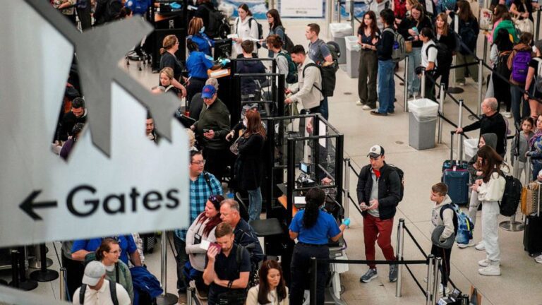 More Than 1,500 Us Flights Canceled As Storms Batter Northeast